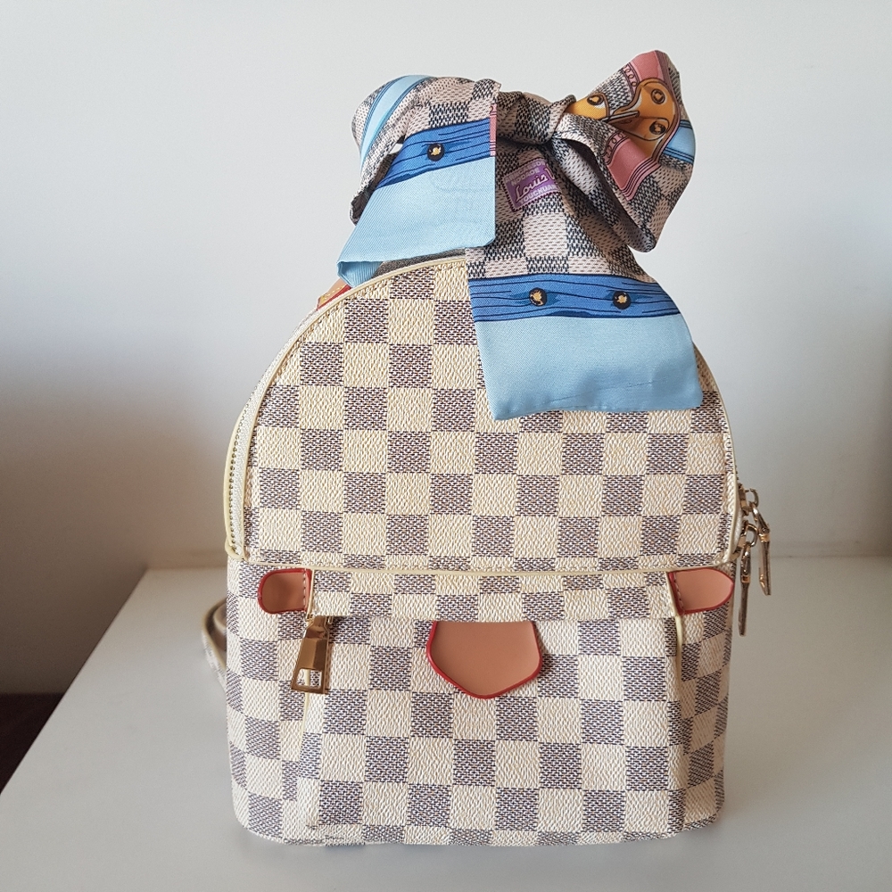 Luxury style Backpack - Picture 7 of 9